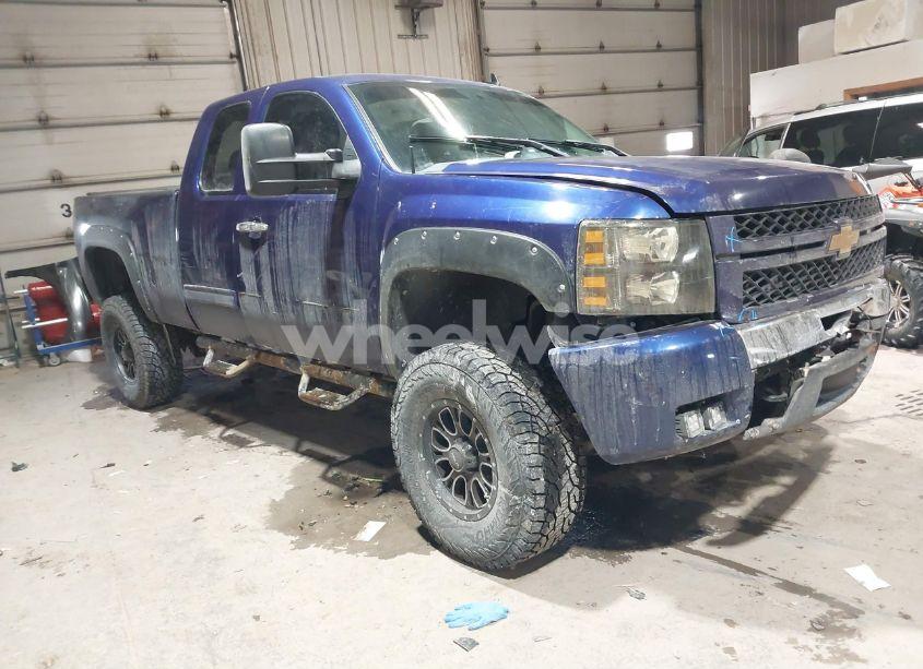 2011 Chevrolet Silverado 1500 LT (VIN 1GCRKSE33BZ222868) main photo