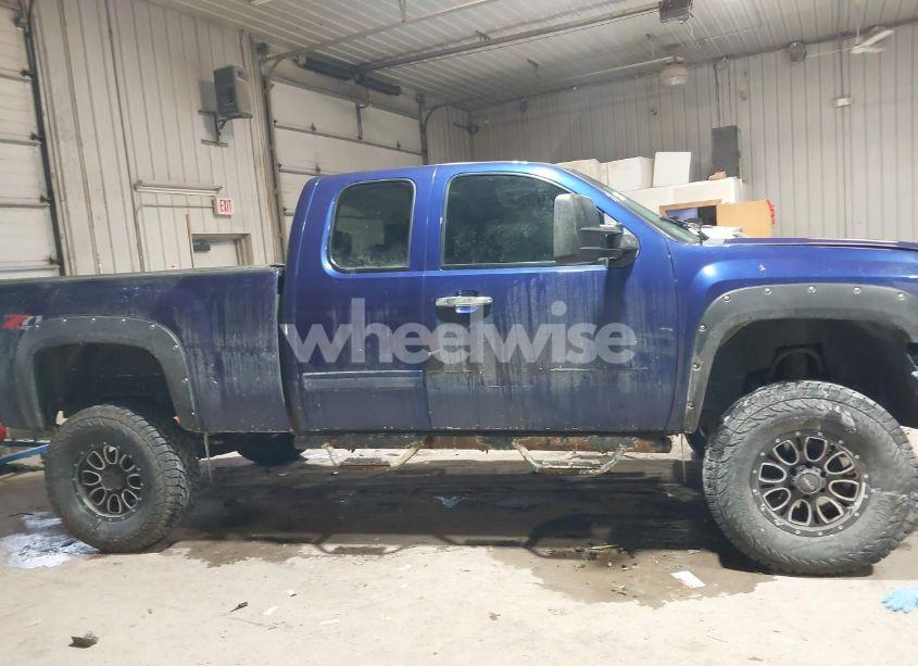 Photo 13 of 2011 Chevrolet Silverado 1500 LT (VIN 1GCRKSE33BZ222868)