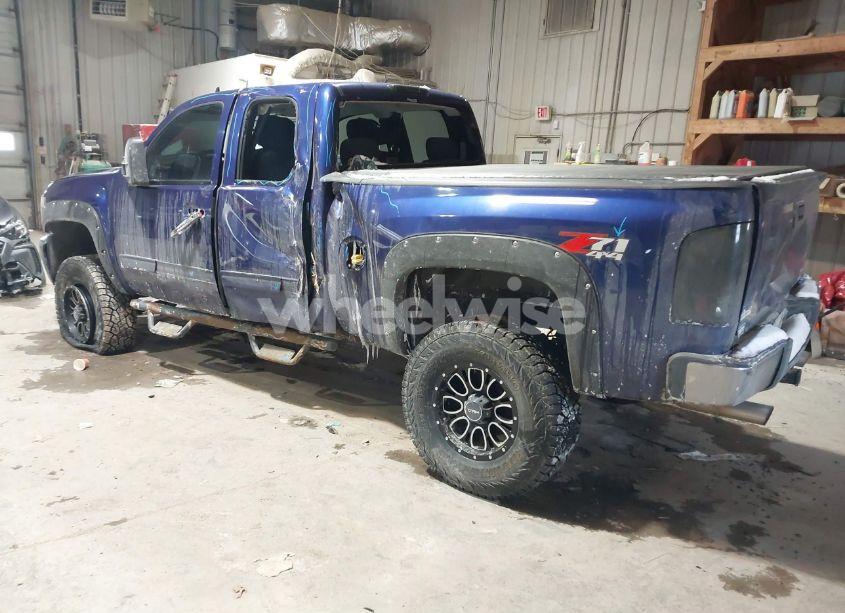 Photo 3 of 2011 Chevrolet Silverado 1500 LT (VIN 1GCRKSE33BZ222868)