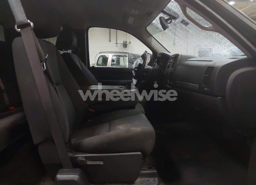 Photo 5 of 2011 Chevrolet Silverado 1500 LT (VIN 1GCRKSE33BZ226192)