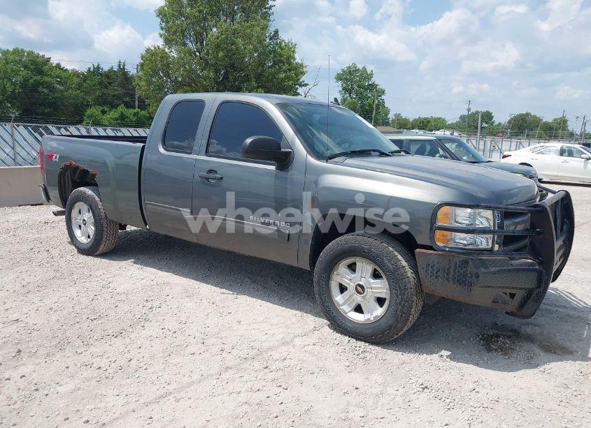 2011 Chevrolet Silverado 1500 LT (VIN 1GCRKSE33BZ244644) main photo