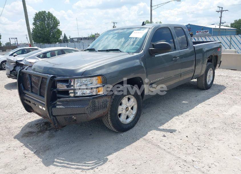 Photo 2 of 2011 Chevrolet Silverado 1500 LT (VIN 1GCRKSE33BZ244644)