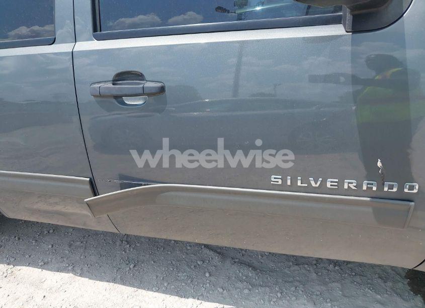 Photo 6 of 2011 Chevrolet Silverado 1500 LT (VIN 1GCRKSE33BZ244644)