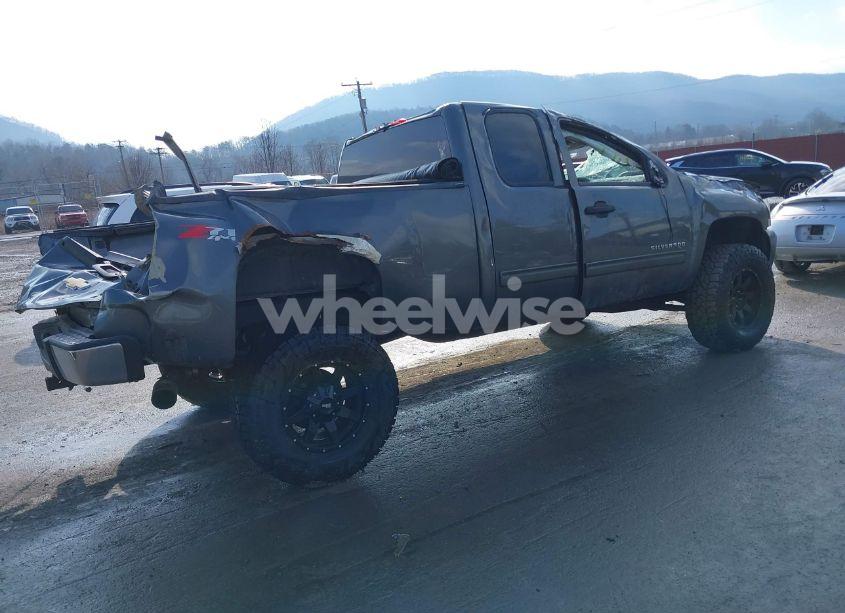 Photo 4 of 2011 Chevrolet Silverado 1500 LT (VIN 1GCRKSE33BZ288031)