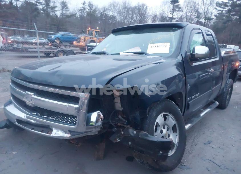 Photo 2 of 2011 Chevrolet Silverado 1500 LT (VIN 1GCRKSE33BZ288739)