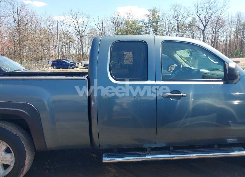 Photo 13 of 2011 Chevrolet Silverado 1500 LT (VIN 1GCRKSE33BZ385276)