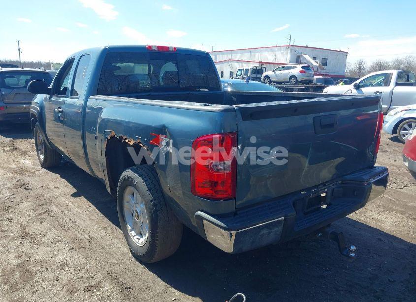 Photo 3 of 2011 Chevrolet Silverado 1500 LT (VIN 1GCRKSE33BZ385276)