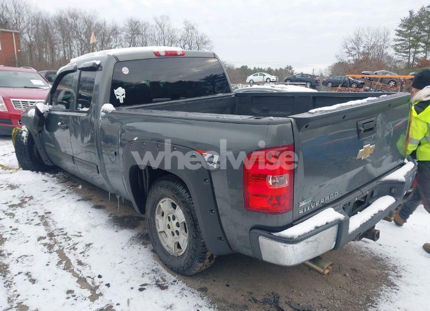 Photo 3 of 2011 Chevrolet Silverado 1500 LT (VIN 1GCRKSE33BZ411519)