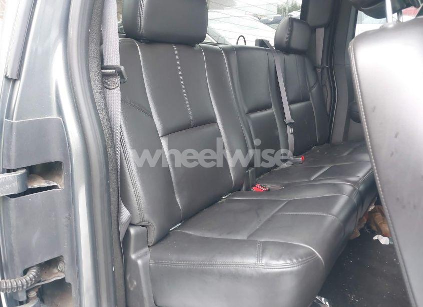 Photo 8 of 2011 Chevrolet Silverado 1500 LT (VIN 1GCRKSE33BZ411519)