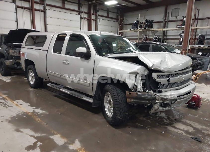 2011 Chevrolet Silverado 1500 LT (VIN 1GCRKSE33BZ415960) main photo