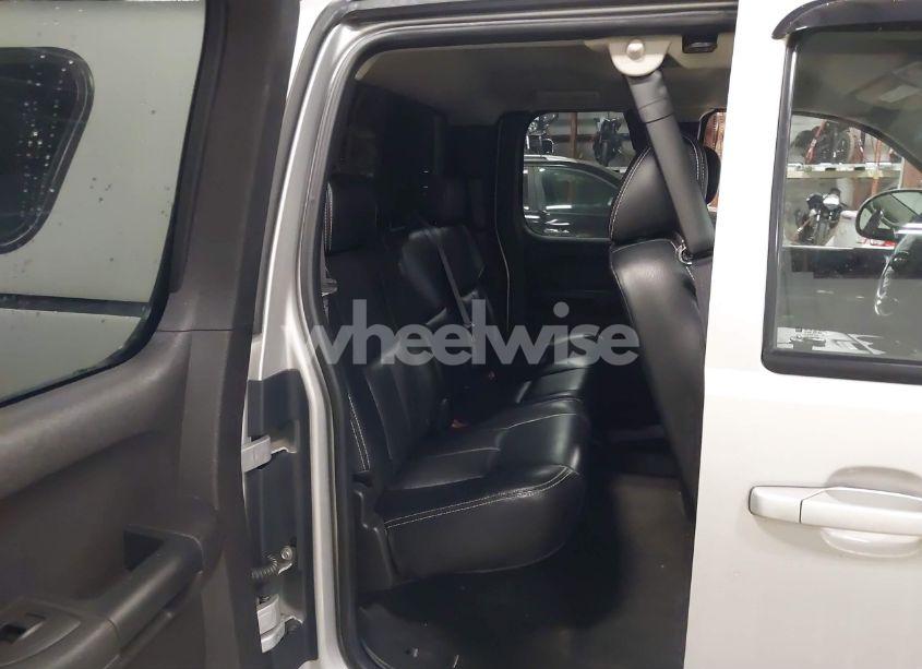 Photo 8 of 2011 Chevrolet Silverado 1500 LT (VIN 1GCRKSE33BZ415960)