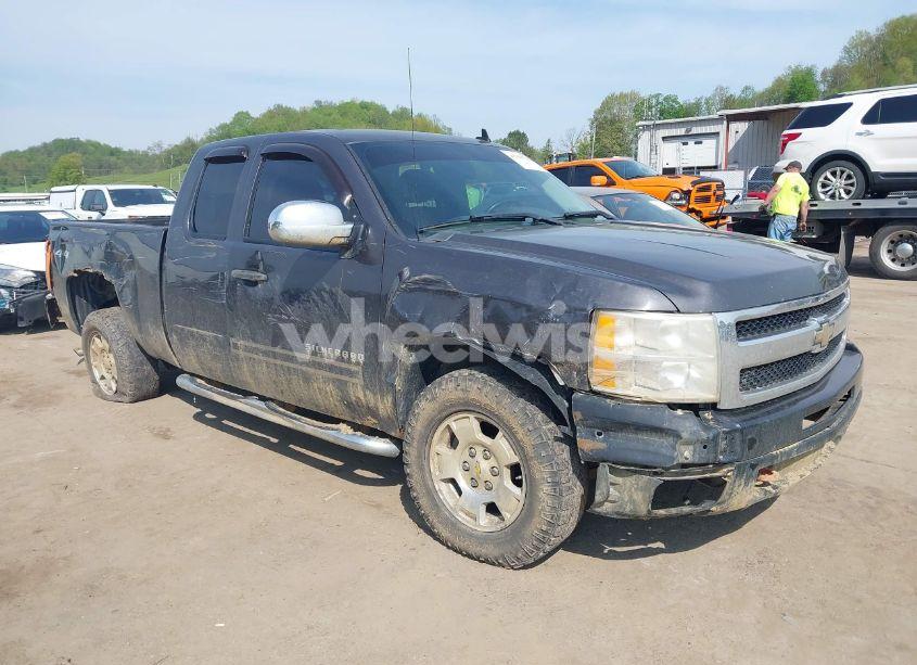 2011 Chevrolet Silverado 1500 LT (VIN 1GCRKSE34BZ103517) main photo