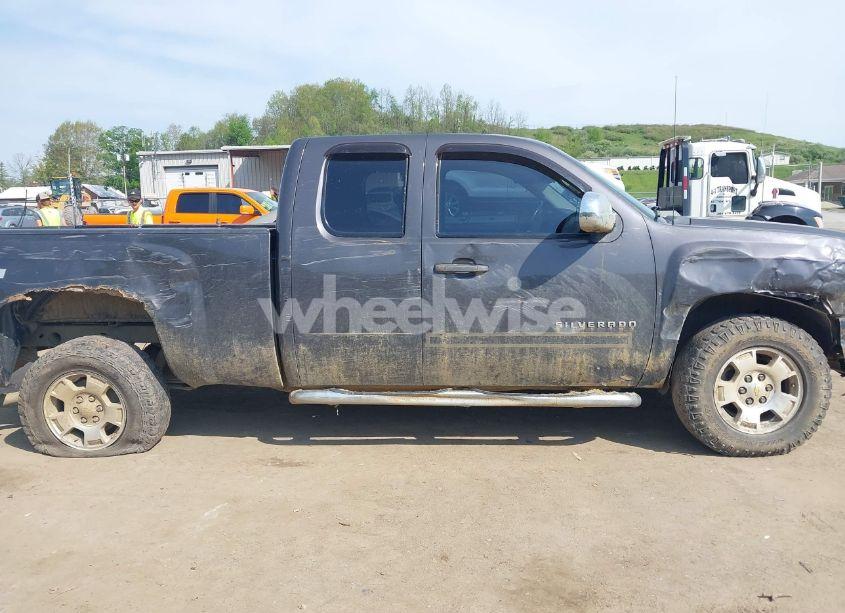 Photo 13 of 2011 Chevrolet Silverado 1500 LT (VIN 1GCRKSE34BZ103517)