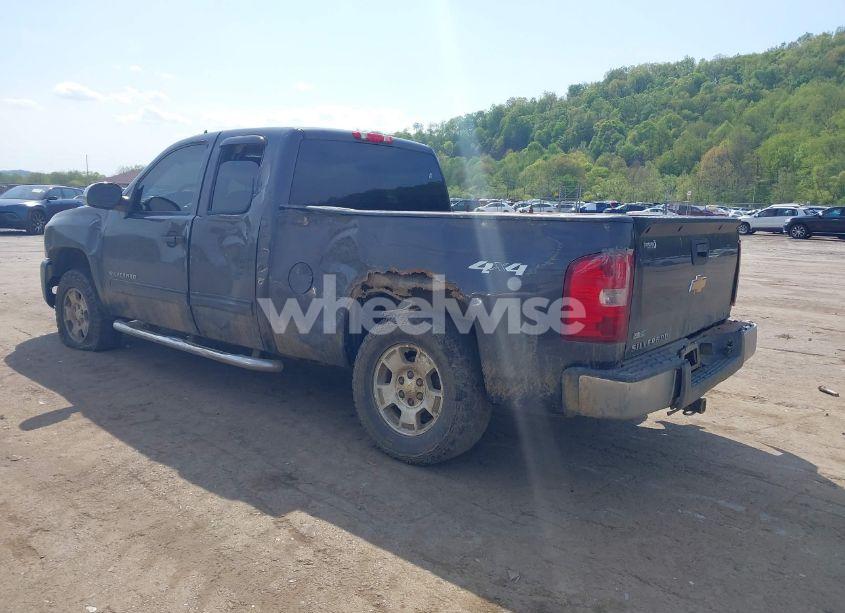 Photo 3 of 2011 Chevrolet Silverado 1500 LT (VIN 1GCRKSE34BZ103517)