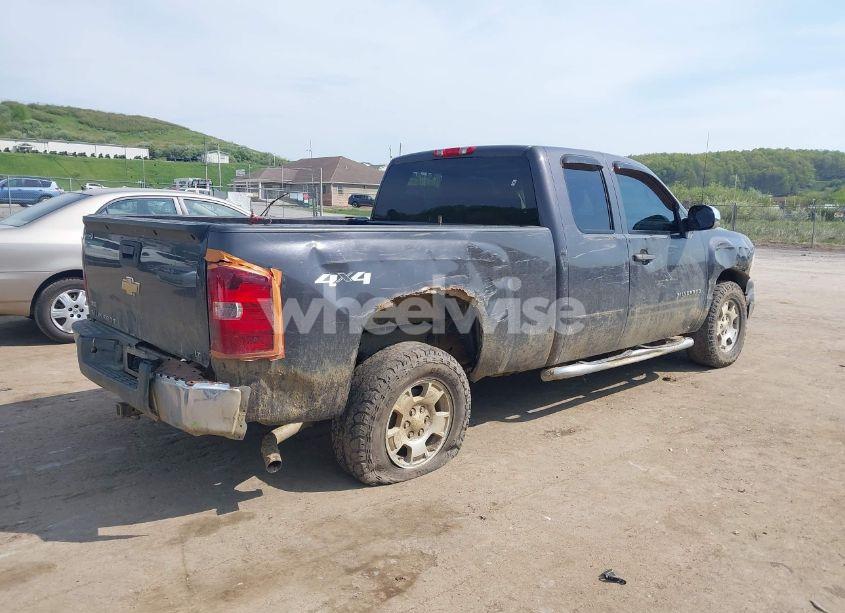 Photo 4 of 2011 Chevrolet Silverado 1500 LT (VIN 1GCRKSE34BZ103517)