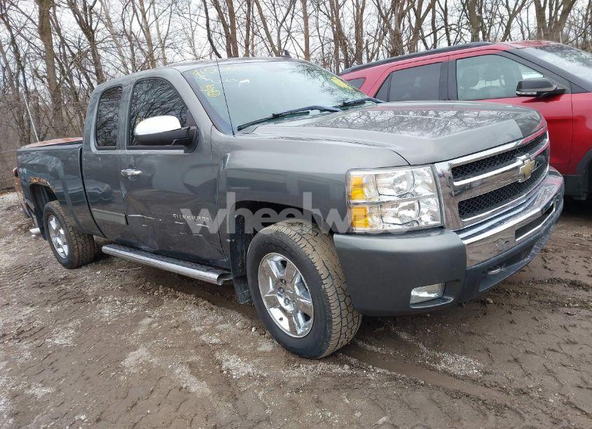 2011 Chevrolet Silverado 1500 LT (VIN 1GCRKSE34BZ180470) main photo