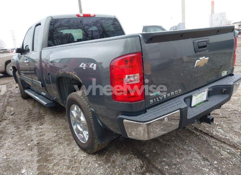Photo 3 of 2011 Chevrolet Silverado 1500 LT (VIN 1GCRKSE34BZ180470)