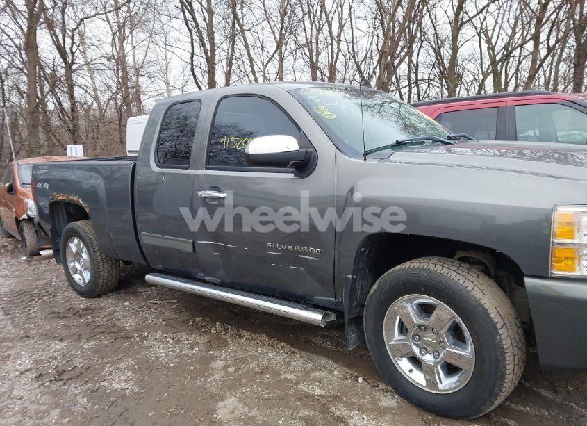 Photo 6 of 2011 Chevrolet Silverado 1500 LT (VIN 1GCRKSE34BZ180470)