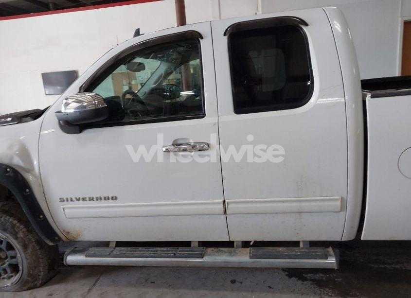 Photo 13 of 2011 Chevrolet Silverado 1500 LT (VIN 1GCRKSE34BZ289351)