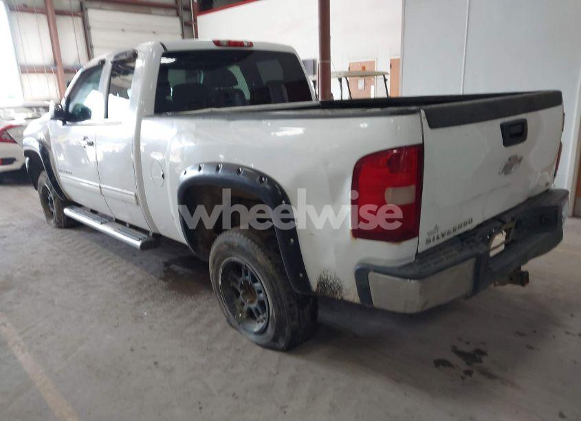 Photo 3 of 2011 Chevrolet Silverado 1500 LT (VIN 1GCRKSE34BZ289351)