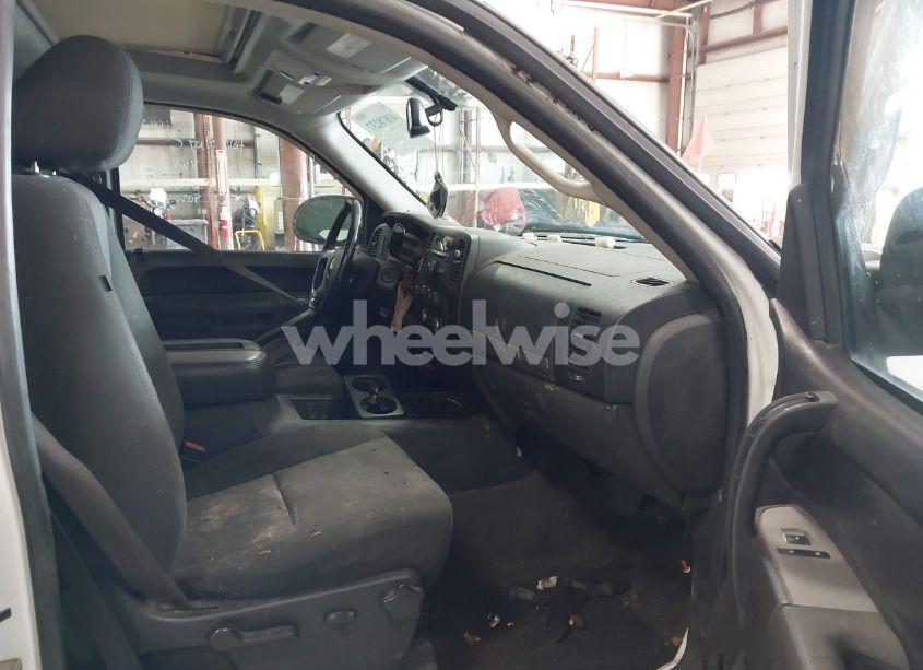 Photo 5 of 2011 Chevrolet Silverado 1500 LT (VIN 1GCRKSE34BZ289351)