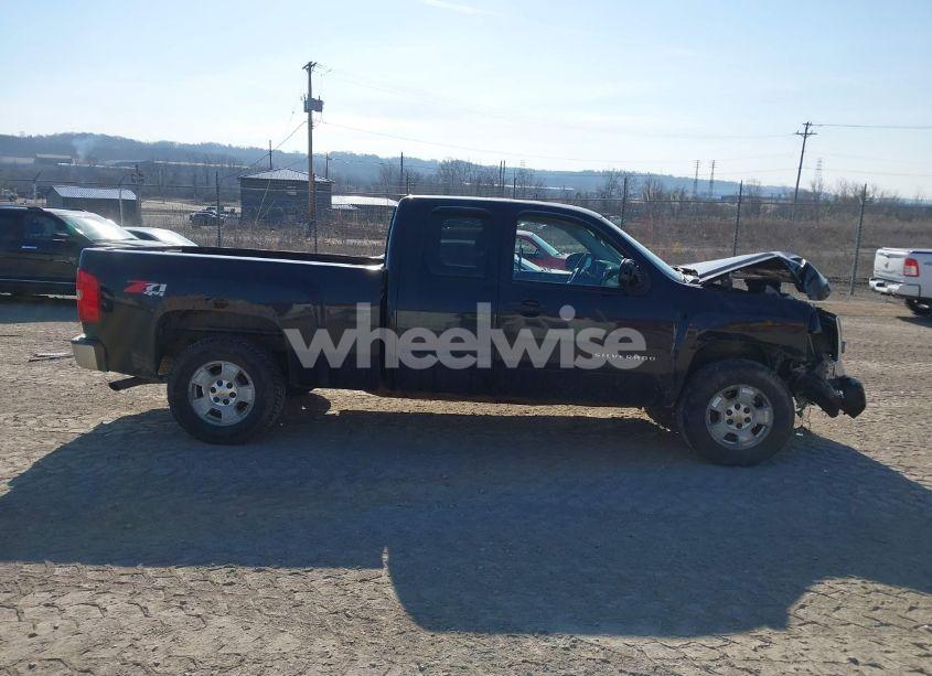 Photo 13 of 2011 Chevrolet Silverado 1500 LT (VIN 1GCRKSE34BZ334496)