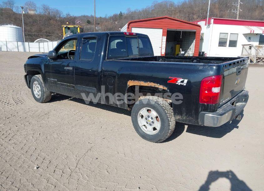Photo 3 of 2011 Chevrolet Silverado 1500 LT (VIN 1GCRKSE34BZ334496)