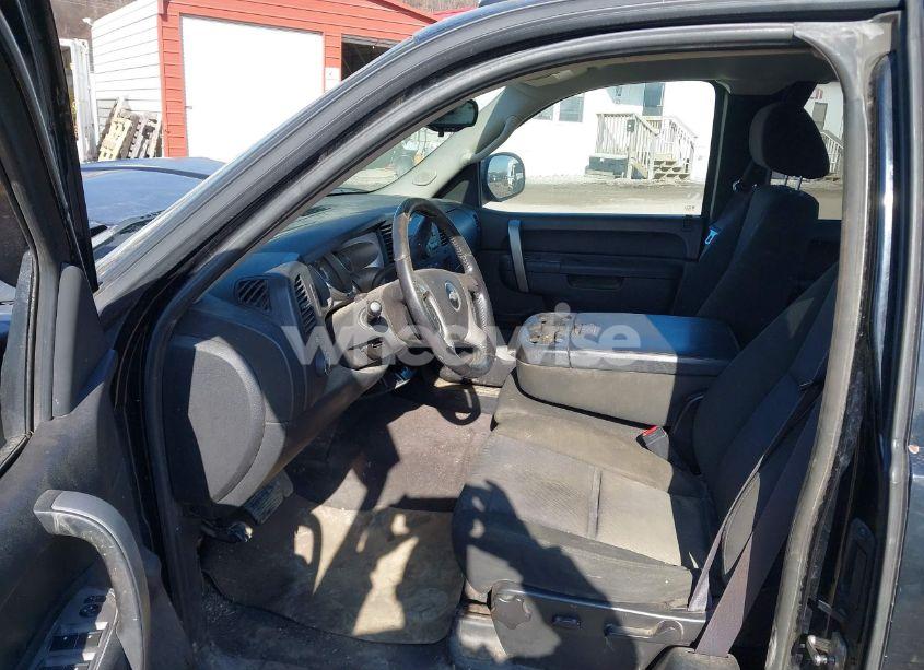 Photo 5 of 2011 Chevrolet Silverado 1500 LT (VIN 1GCRKSE34BZ334496)