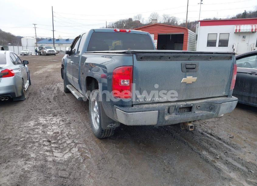 Photo 3 of 2011 Chevrolet Silverado 1500 LT (VIN 1GCRKSE34BZ369958)