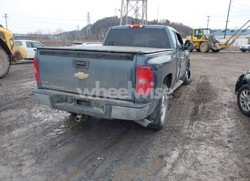 Photo 4 of 2011 Chevrolet Silverado 1500 LT (VIN 1GCRKSE34BZ369958)