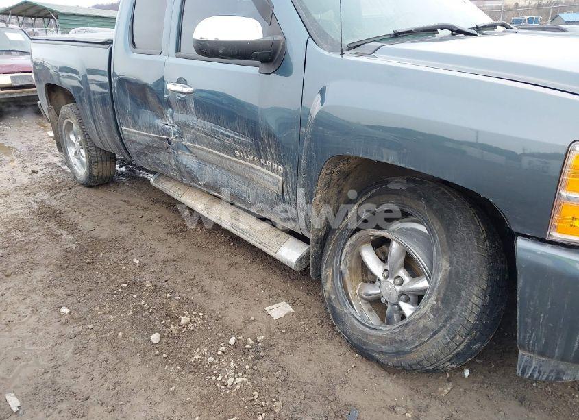 Photo 6 of 2011 Chevrolet Silverado 1500 LT (VIN 1GCRKSE34BZ369958)