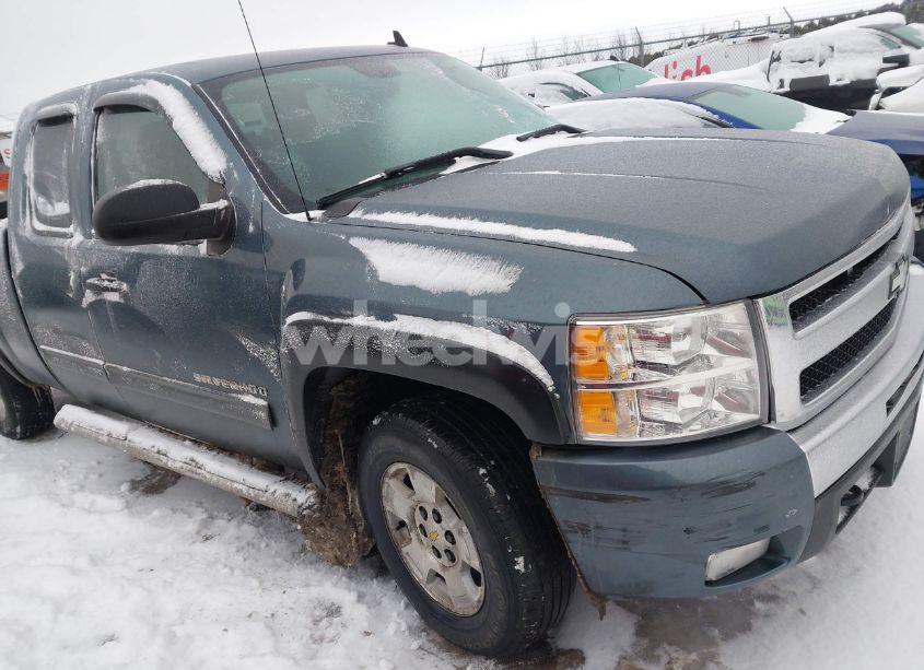 2011 Chevrolet Silverado 1500 LT (VIN 1GCRKSE34BZ462320) main photo