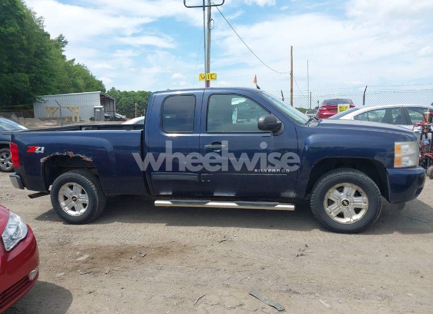 Photo 13 of 2011 Chevrolet Silverado 1500 LT (VIN 1GCRKSE35BZ102974)