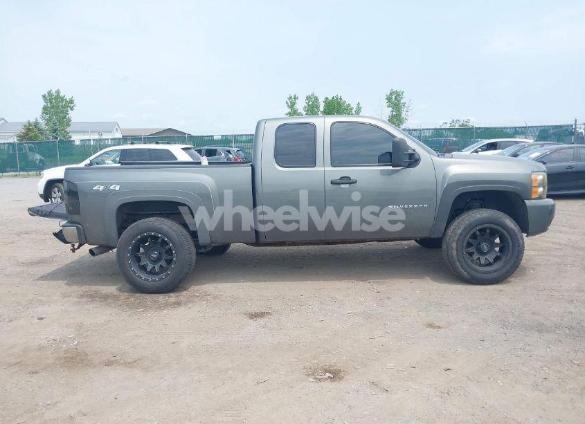 Photo 13 of 2011 Chevrolet Silverado 1500 LT (VIN 1GCRKSE35BZ105695)