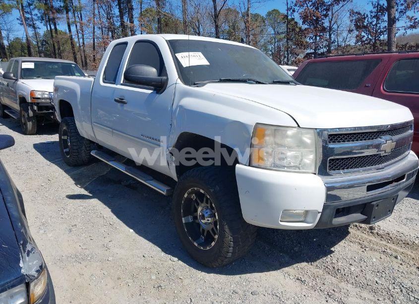 2011 Chevrolet Silverado 1500 LT (VIN 1GCRKSE35BZ283221) main photo
