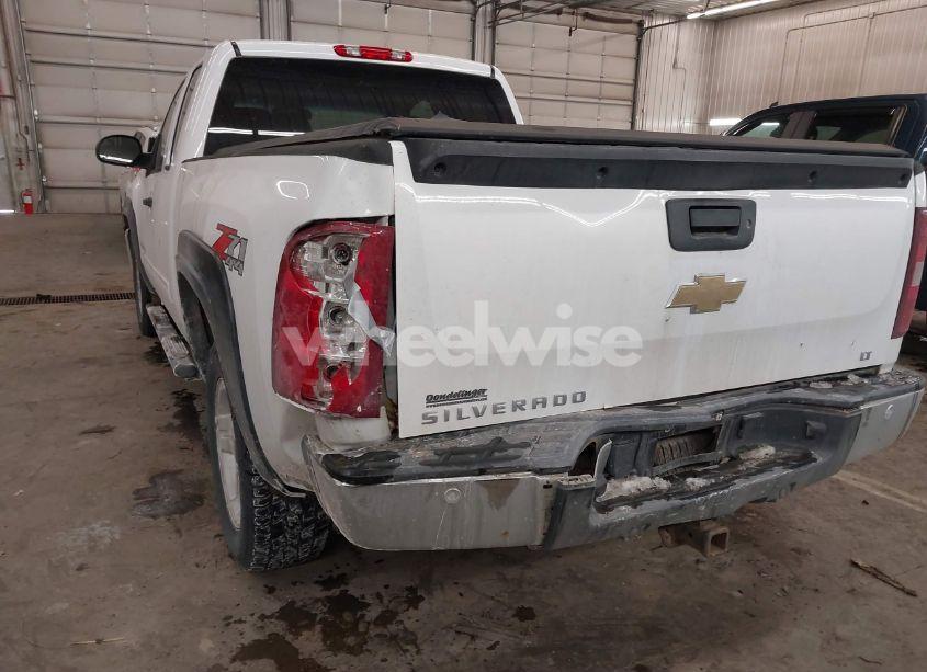 Photo 6 of 2011 Chevrolet Silverado 1500 LT (VIN 1GCRKSE35BZ306853)