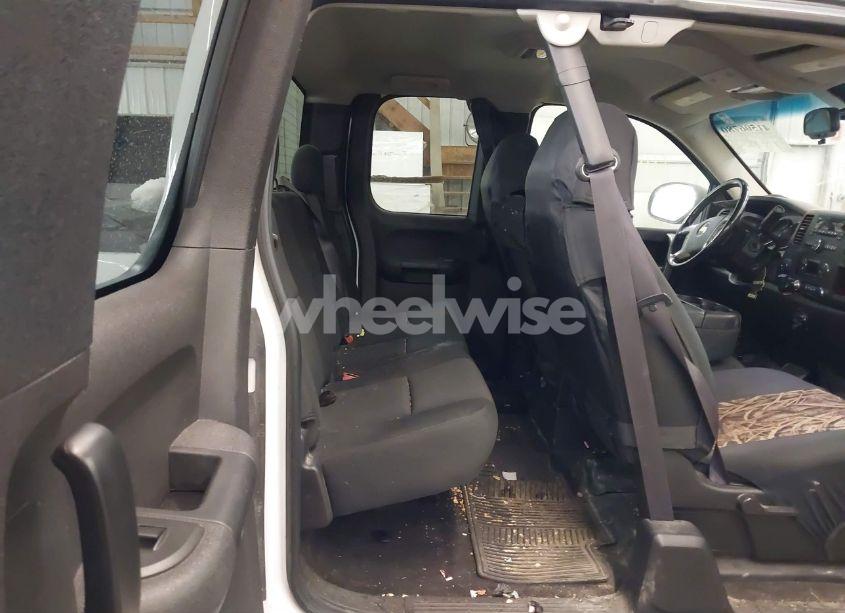 Photo 8 of 2011 Chevrolet Silverado 1500 LT (VIN 1GCRKSE35BZ306853)