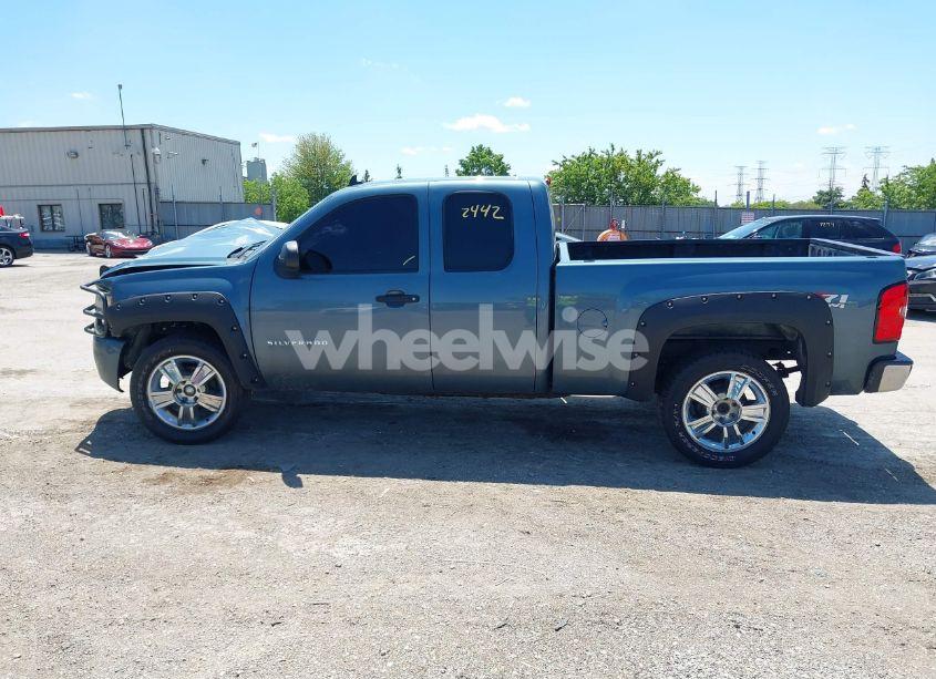 Photo 13 of 2011 Chevrolet Silverado 1500 LT (VIN 1GCRKSE35BZ418696)