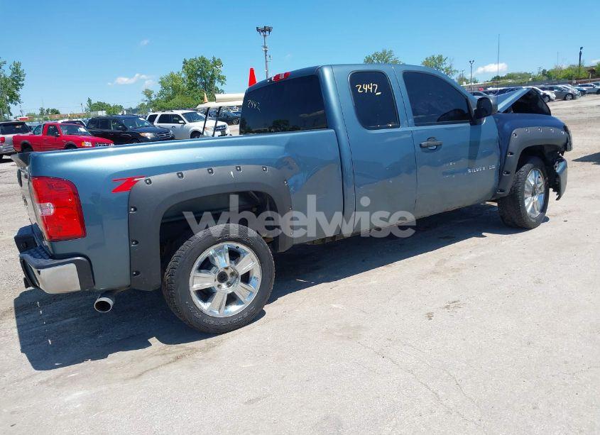 Photo 4 of 2011 Chevrolet Silverado 1500 LT (VIN 1GCRKSE35BZ418696)