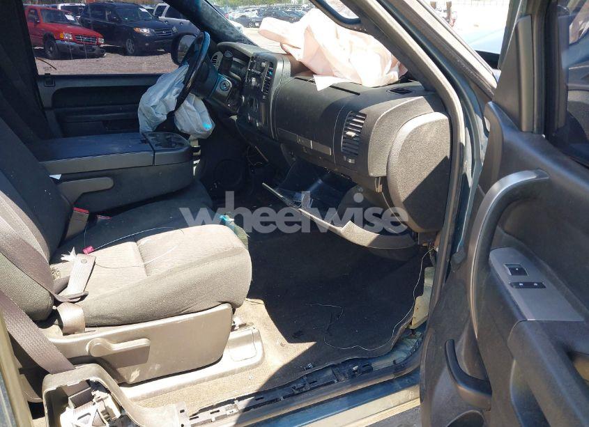 Photo 5 of 2011 Chevrolet Silverado 1500 LT (VIN 1GCRKSE35BZ418696)