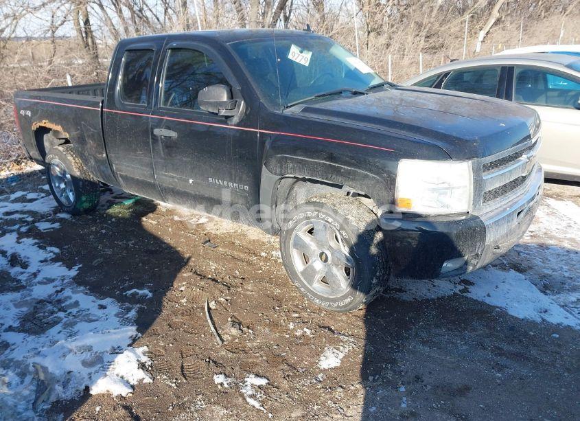 2011 Chevrolet Silverado 1500 LT (VIN 1GCRKSE35BZ420349) main photo