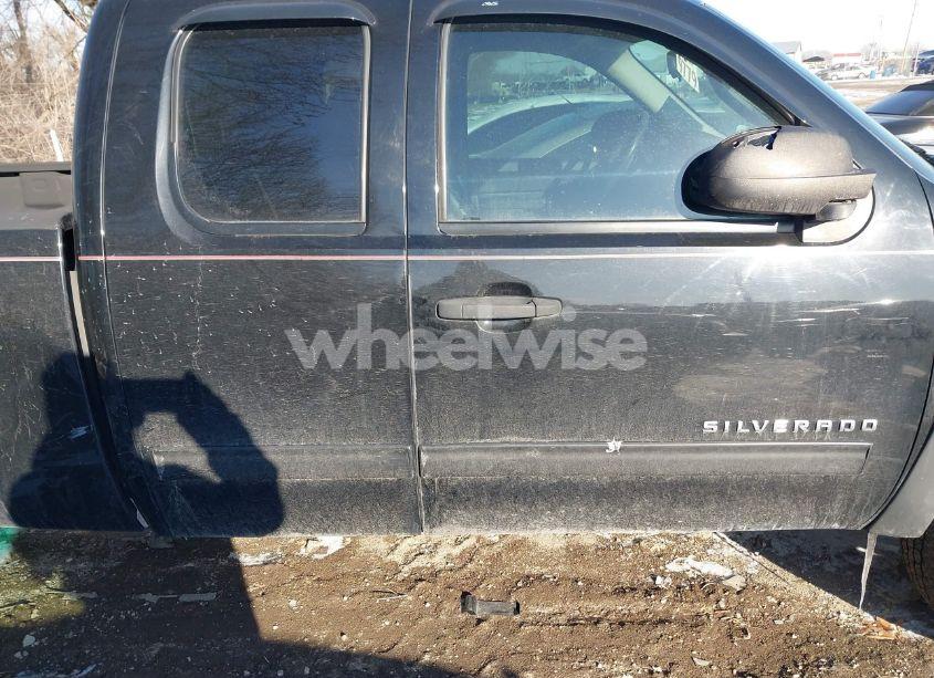 Photo 13 of 2011 Chevrolet Silverado 1500 LT (VIN 1GCRKSE35BZ420349)