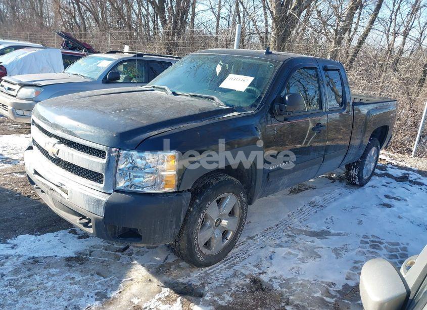 Photo 2 of 2011 Chevrolet Silverado 1500 LT (VIN 1GCRKSE35BZ420349)