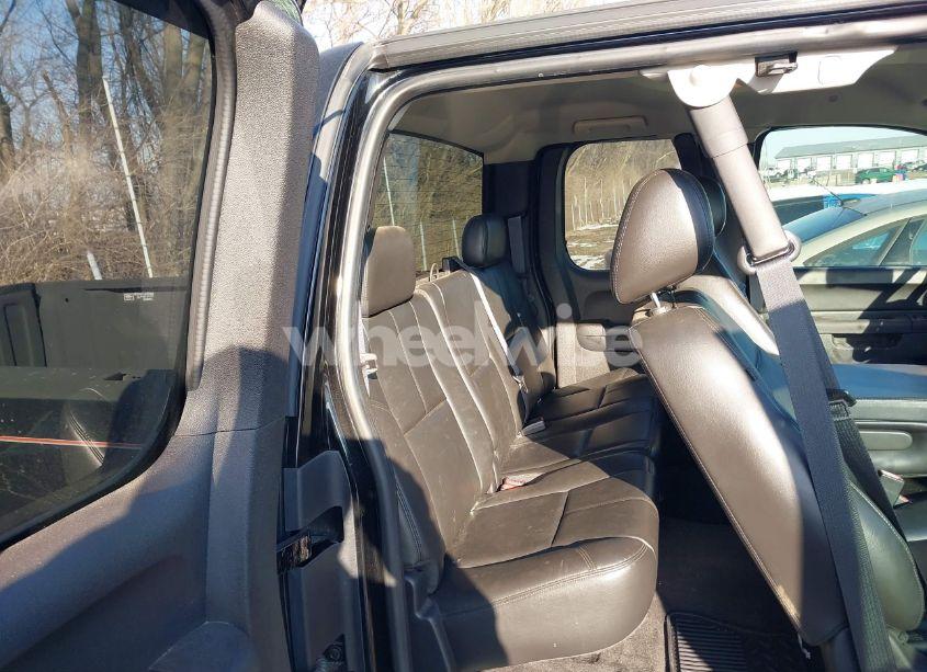 Photo 8 of 2011 Chevrolet Silverado 1500 LT (VIN 1GCRKSE35BZ420349)