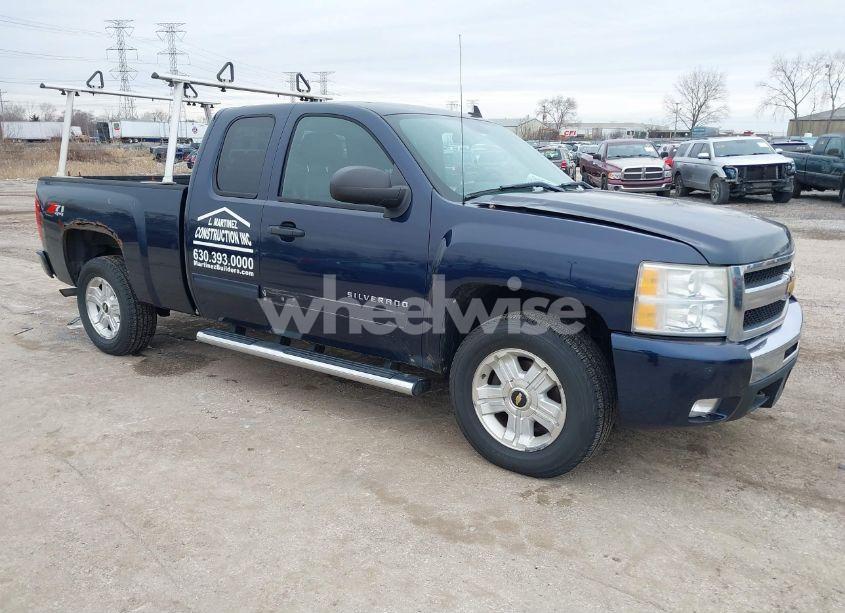 2011 Chevrolet Silverado 1500 LT (VIN 1GCRKSE35BZ439192) main photo