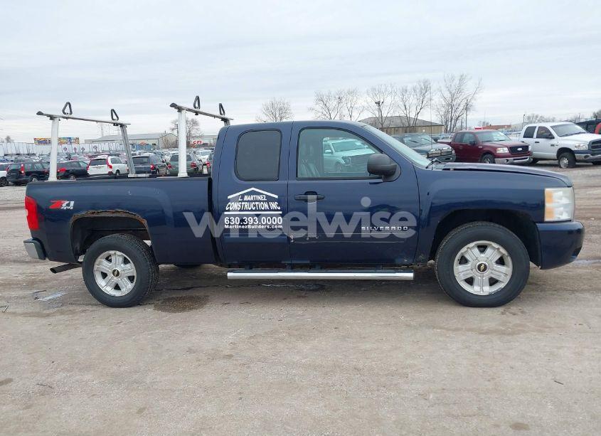 Photo 13 of 2011 Chevrolet Silverado 1500 LT (VIN 1GCRKSE35BZ439192)