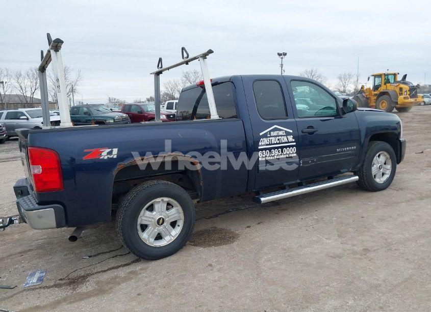 Photo 4 of 2011 Chevrolet Silverado 1500 LT (VIN 1GCRKSE35BZ439192)