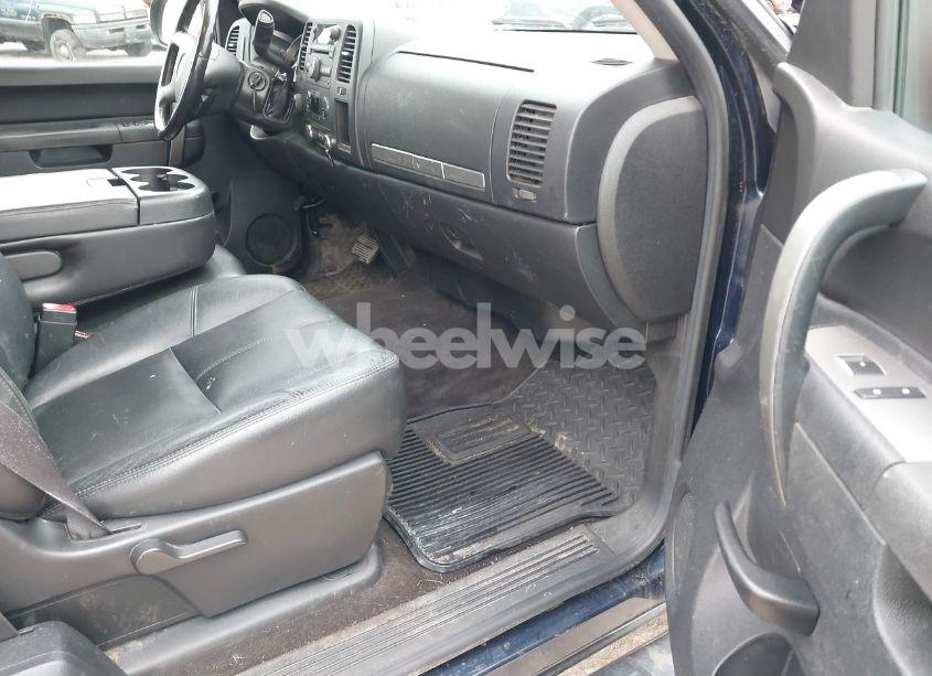 Photo 5 of 2011 Chevrolet Silverado 1500 LT (VIN 1GCRKSE35BZ439192)