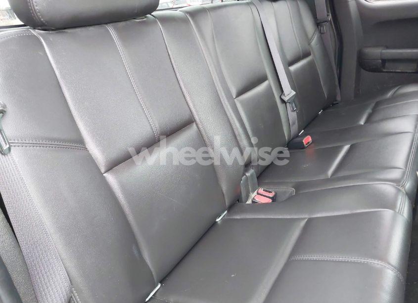 Photo 8 of 2011 Chevrolet Silverado 1500 LT (VIN 1GCRKSE35BZ439192)