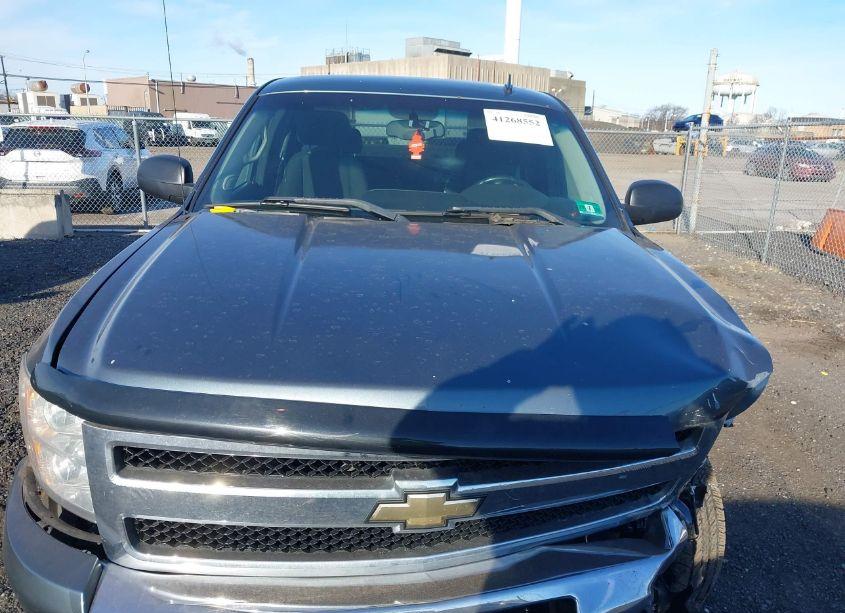 Photo 10 of 2011 Chevrolet Silverado 1500 LT (VIN 1GCRKSE35BZ440388)